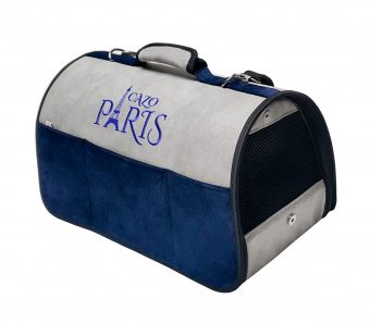 Transportná taška Paris modrá, je vhodná na transport vášho psa alebo mačky do hmotnosti 5 kg. Spĺňa všetky náročné kritéria potrebné pre pohodlie pri transporte vášho domáceho maznáčika, ktorými sú bezpečnosť, kvalita, vzdušnosť, komfort, moderný dizajn, originalita a jednoduchosť v údržbe. Transportná taška je dostupná uni veľkosti: Rozmery : LFRN0901 : 50 x 27 x 26 cm