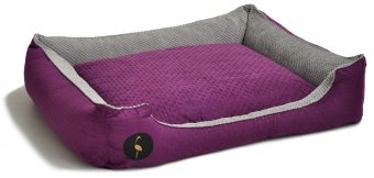 Pelech pre psa Lauren CEZAR | fialová. Vysoká kvalita použítých materiálov, jednoduchá údržba, možnosť prať v automatickej práčke, 3 dostupné veľkosti.