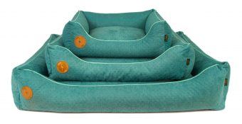 Pelech pre psa Lauren cezar veľkosť XL: 100cm x 80cm pre psov veľkosti Labrador, Zlatý retriever, Nemecký ovčiak, Aljašský Husky, Aljašský Malamut, Mastiff, Boxer ... veľkosť M:70cm x 60cm pre psov veľkosti Beagle, Border Collie, anglický buldok, kokeršpaniel, Pitbul teriér, jazvečík, francúzsky buldoček S: 50 cm x 40 cm pre psíkov malých plemien, šteniatka, mačky Farebné prevedenia pelechov Cezar : šedá, hnedá, čierna,červená,tyrkys,modrá, fialová a ružová,