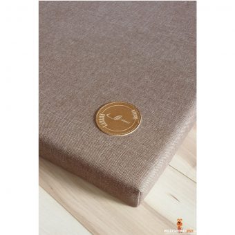 Matrac pre psa a mačku DEMI outdoor 85 x 70 x 5 cm | hnedá. Vhodný pre vonkajšie použitie, možnosť prať pri 40°C, nepremokavá látka odolná voči odretiu.